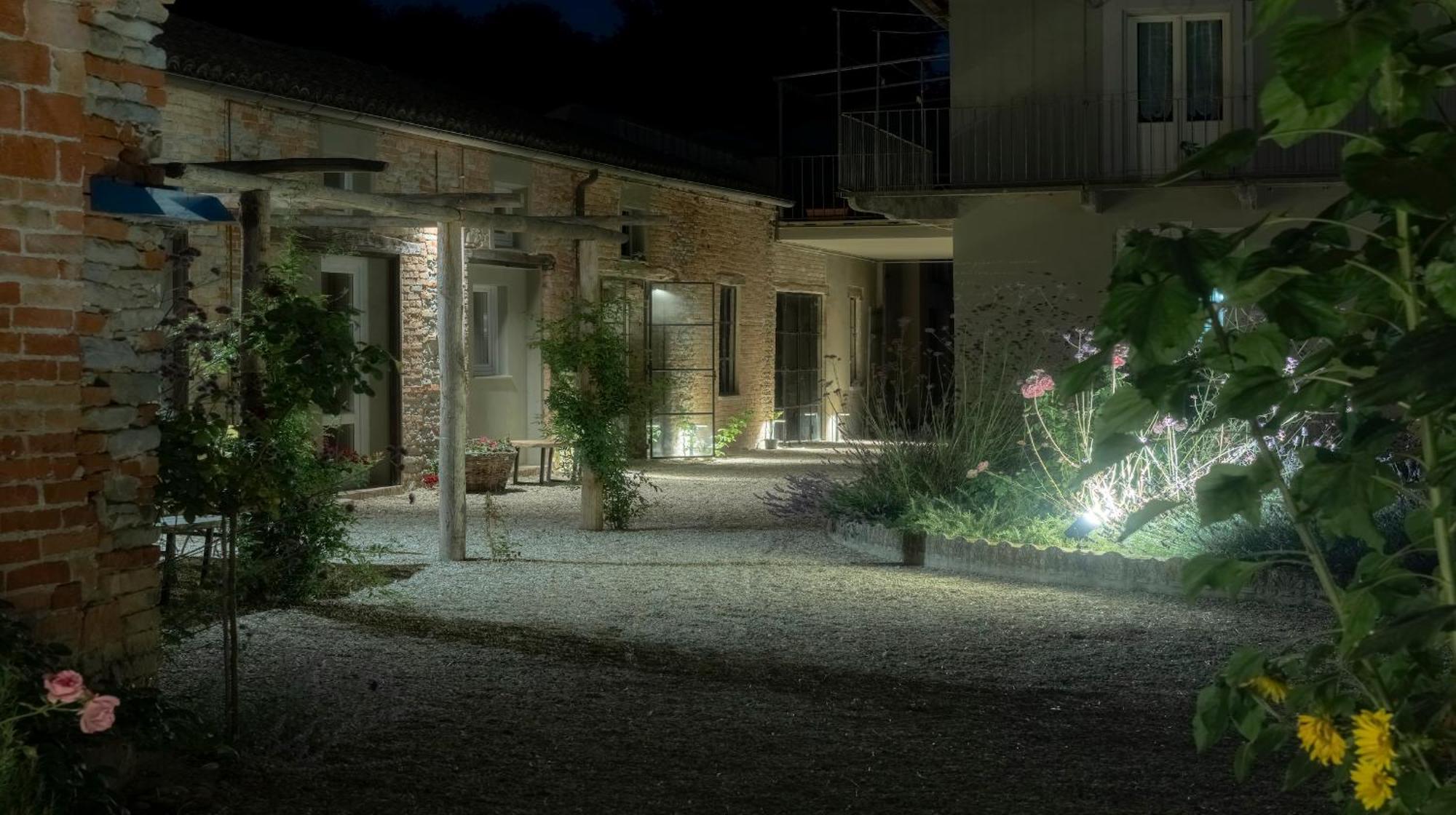 Vigne Di Fagnano 1709 Eco Relais Guest House Santo Stefano Belbo Exterior photo